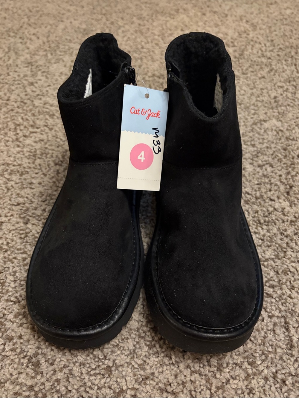 Cat & Jack boots size 4 NWT